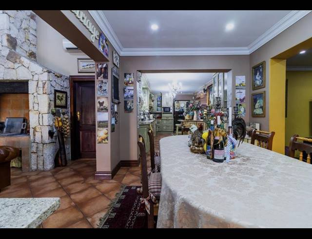 7 BEDROOM HOUSE FOR SALE IN ALBERANTE